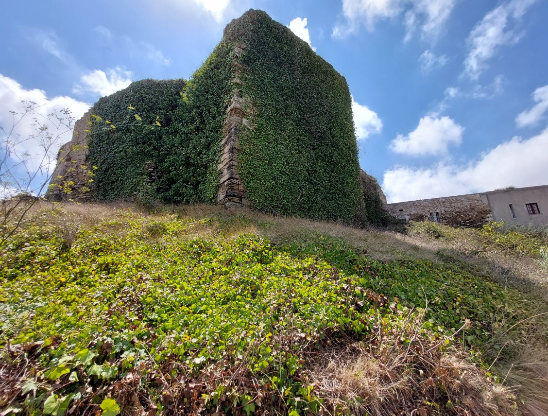 Castelo de Atouguia da Baleia (Ruins), Portugal